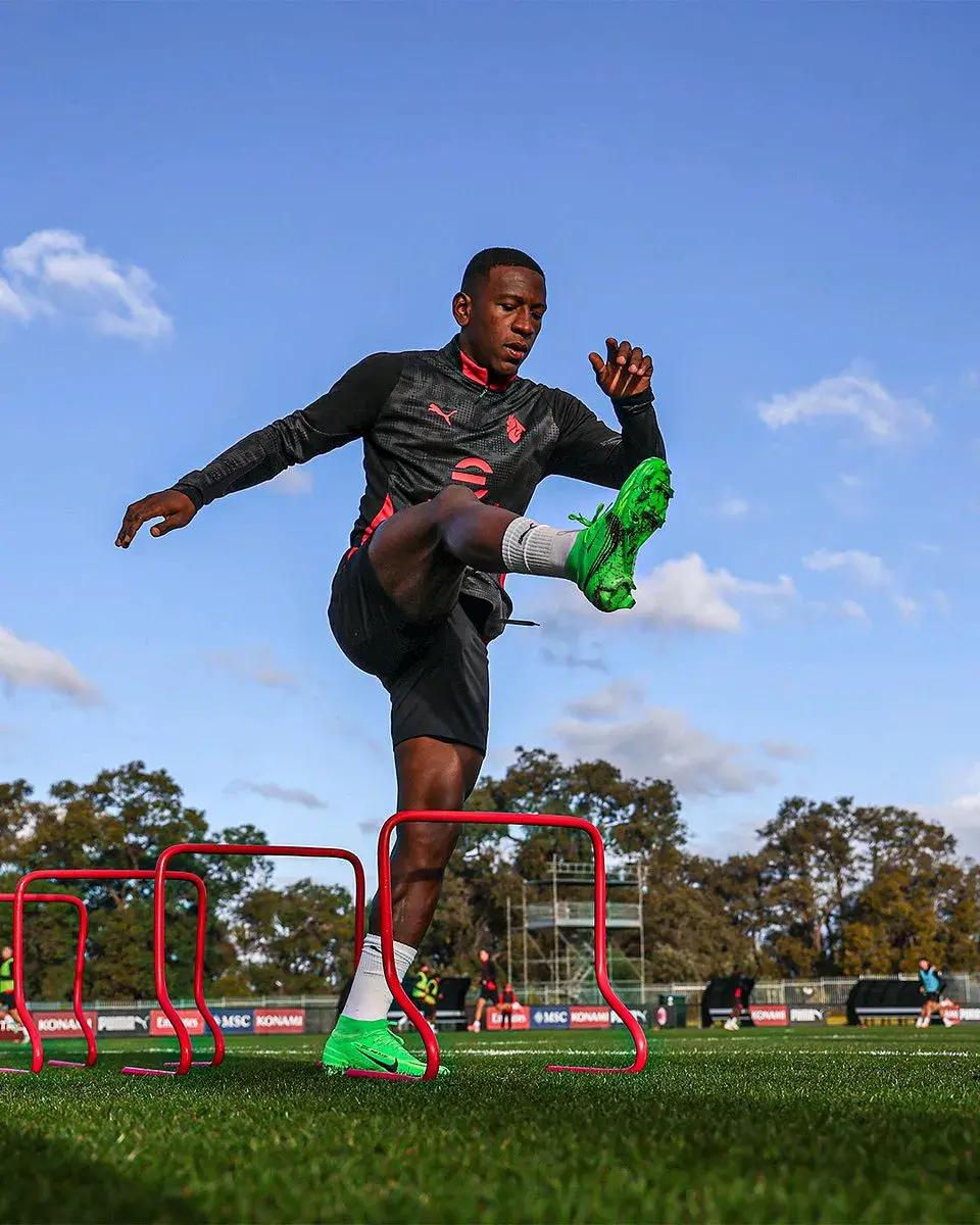 清晨那不勒斯备战意大利杯，止住颓势细节曝光，质疑声仍在，球探报告显示潜力的简单介绍