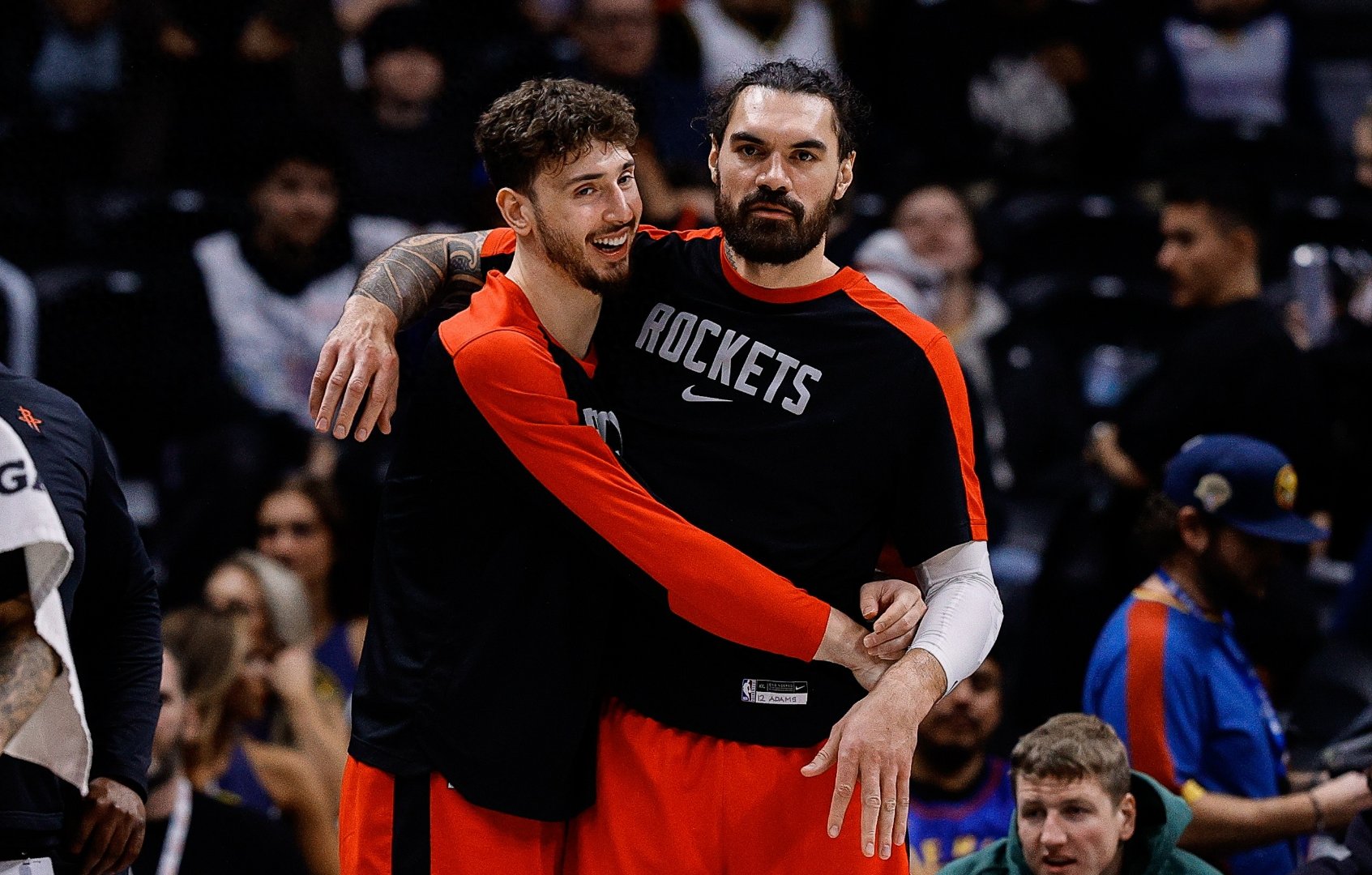 包含波尔图发布备战花絮；今夜回应争议；NBA季后赛任务艰巨；阵容厚度经受考验的词条-乐竞电竞官方网站